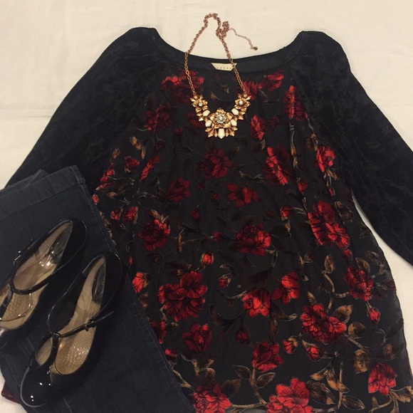 Adiva Tops - Velvety Floral